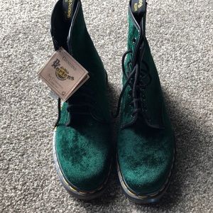 Dr. Martens Deep Green Velvet New